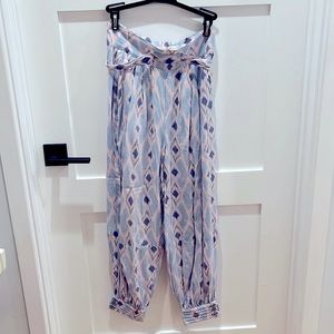High-waisted, periwinkle printed parachute pants- Anthropologie